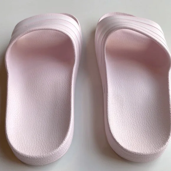 Adidas Adilette almost pink slides - Picture 2 of 7